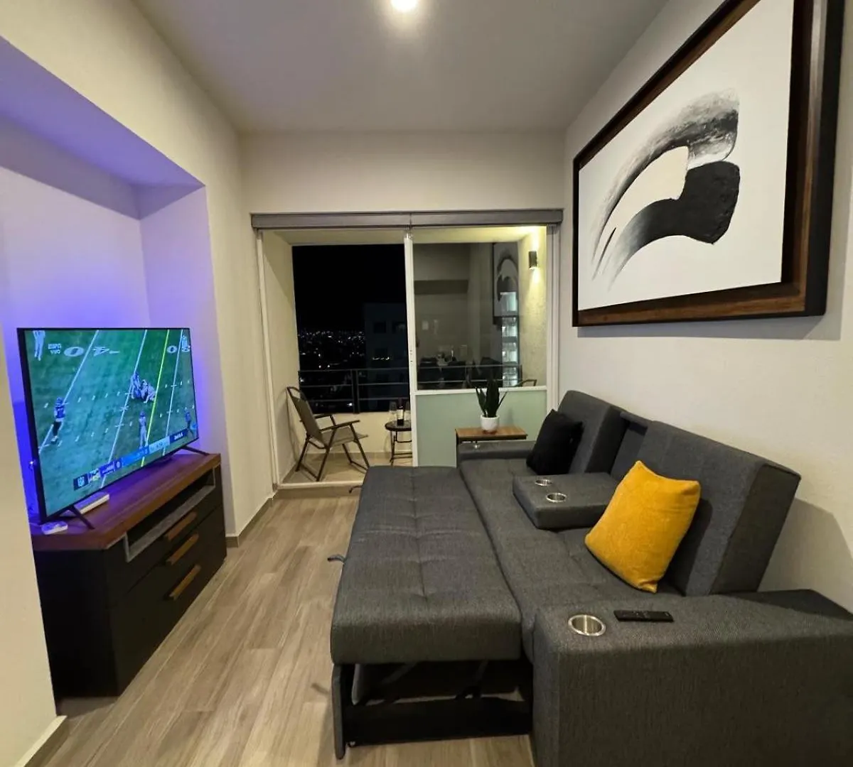 Modern 12Th-Floor Penthouse W 2 Balconies & City Views Guadalajara